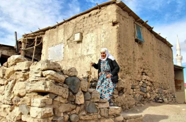 Kahramanmaraş’ta yıllara meydan okuyan evler görüntülendi 