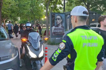 Kaldırımı yol gibi kullandılar, cezadan kaçamadılar 