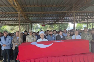 Kalp krizi geçirerek vefat eden uzman çavuş son yolculuğuna uğurlandı 