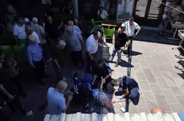 Kalp krizinden ölen arkadaşının cenazesinde kalp krizi geçirdi 
