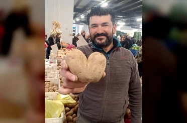 Kalp şeklindeki patates ilgi odağı oldu 