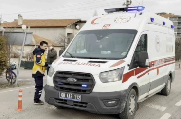 Kamyonet bisiklete çarptı: 1 yaralı 