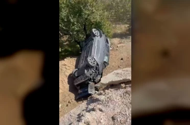 Kamyonetiyle tarlaya böyle uçu 