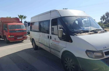 Kamyonun kamyonet ile çarpıştığı kaza kamerada 