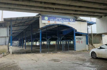 Kapanan Ulus Pazarı’nın elektrik tesisatı söküldü: Edirne Belediyesi 22 yıldır kurulan pazarı kapattı 