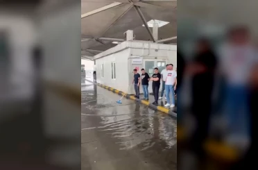 Kapıkule’de yollar göle döndü, tarlalar zarar gördü 