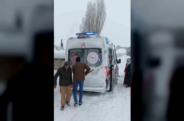 Kar engel tanımadı: Cihaza bağlı 7 yaşındaki Sinan hastaneye ulaştırıldı 