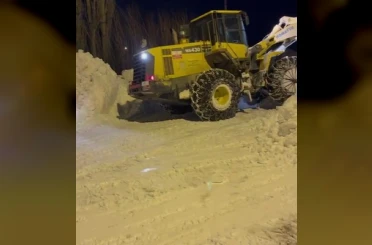 Kar kalınlığı iş makinesinin boyunu geçti 