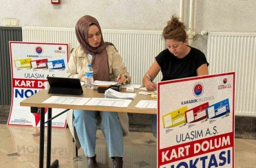 Karabük Belediyesi, öğrenciler için kampüs ve yurtlarda ulaşım stantları kurdu 