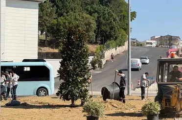 Karabük’te 200 ağaç ve süs bitkisi toprakla buluşuyor
