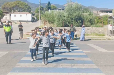 Karacasu’da öğrencilere trafik bilinci eğitimi 
