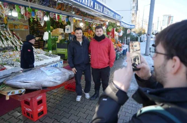 Karadeniz’de avlanan 353 kiloluk dev orkinos ilgi odağı oldu 