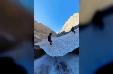 Karagöl Şelalesi’nin buzla buluşan manzarası hayran bıraktı 