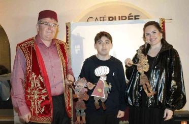 Karagöz ve Hacivat’ın 700 yıllık ışığı dijital çağa direniyor 