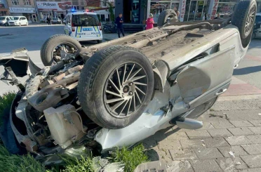 Karaman’da takla atan otomobil sürücüsü yaralandı