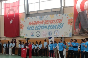 Karapınar’da özel öğrencilerden renkli şenlik