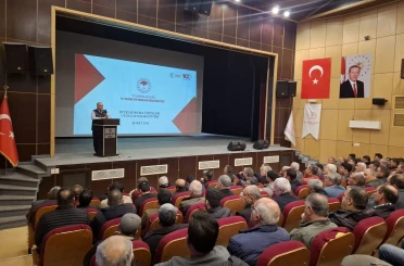 Karapınar'da üreticilere "Zirai İlaç Uygulama Belgesi" eğitimi