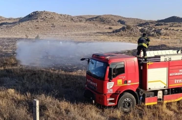 Karapınar’da boş arsada yangın paniği 