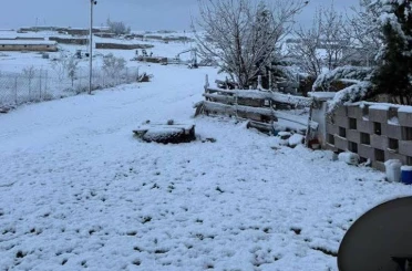 Karapınar’da nisan ayında kar yağışı 
