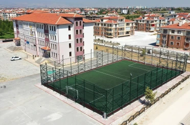 Karatay'da 8 okula FIFA standardında yeni halı saha