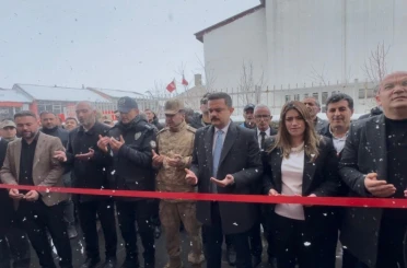 Karayazı’da esnaf derneği açıldı 