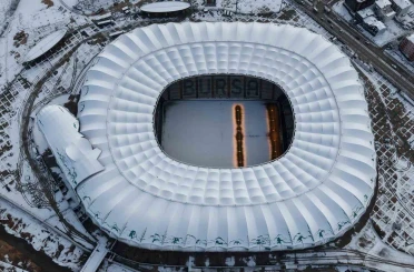 Karla kaplı Timsah Arena Stadyumu böyle görüntülendi