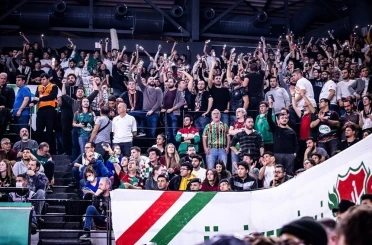 Karşıyaka’da kombineler satışa çıktı 