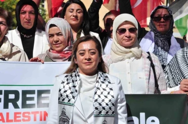 Kars’ta AK Parti Kadın Kolları’ndan "Gazze için sessiz çığlık" 