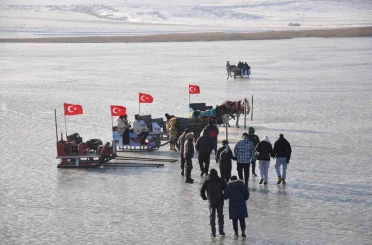 Kars’ta Çıldır Gölü Buz Şenliği heyecanı 