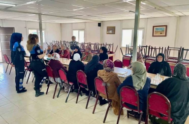 Kars’ta "Emniyetli mahallelerde ilk yardım farkındalığı" projesi vatandaşlarla buluştu 