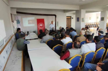 Kars’ta hayvan yetiştiriclerine şarbon hastalığı ve korunma yöntemleri anlatılıyor 
