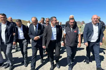 Kars’ta köy yolları silindirle sıkıştırılmış betonla yenileniyor: Bulanık’ta 5 kilometre tamamlandı

