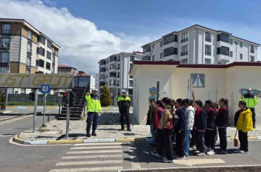 Kars’ta öğrencilere uygulamalı eğitim verildi 