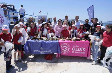 Kartal Sahili’nde "Su Yoksa Hayat Yok" buluşması: Deniz dibindeki atık malzemeler temizlendi 