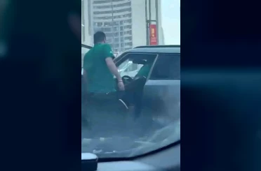 Kartal’da trafik kazası sonrası çıkan kavga kamerada 
