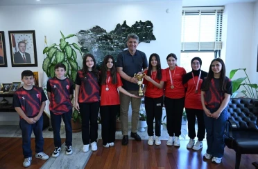 Kartepe’de ulusal müsabakalarda derece yapan öğrenciler başarılarını paylaştı 