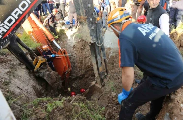Kastamonu’da bir işçi toprak altında kaldı: Kurtarma çalışmaları sürüyor 