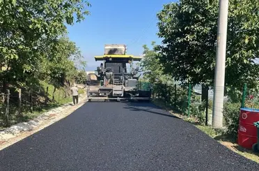 Kavakbıçkı köyünde sıcak asfalt çalışması
