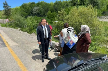 Kavşakta iki otomobil çarpıştı: 4 Yaralı 