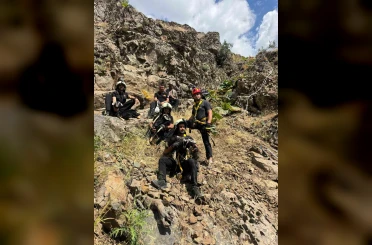 Kayalık alanda mahsur kalan oğlaklar itfaiye ekibince kurtarıldı 