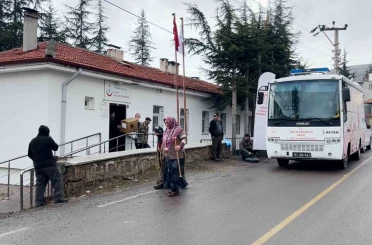 Kayırlı köyünde vatandaşlara mobil sağlık hizmeti 