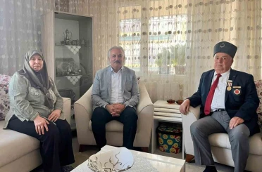 Kaymakam Akça gazileri yalnız bırakmadı 