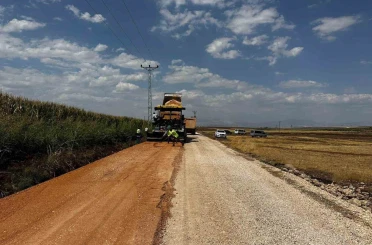 Kaymakam Aslan, asfalt çalışmasını inceledi

