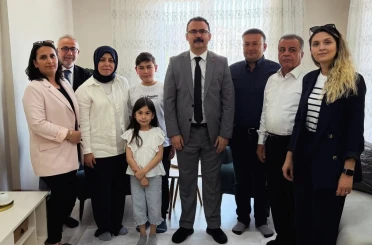 Kaymakam Ateş, öğrencilerin evine konuk oldu 