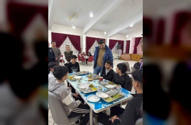 Kaymakam Eser, YBO öğrencileriyle iftarda buluştu 