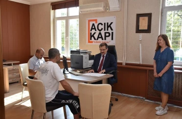 Kaymakamı Güldoğan, ‘Açık Kapı’da vatandaşları tek tek dinledi 