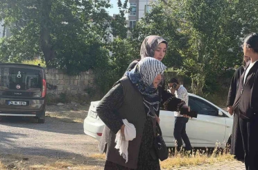 Kayseri’de 12 katlı binanın görevli dairesinde yangın 
