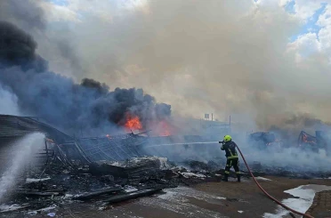 Kayseri’deki hurda yangını 2 saatte söndürüldü 