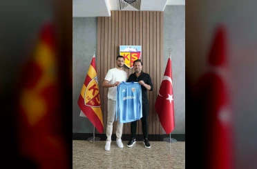 Kayserispor Deniz Dönmezer ile 3 yıllık sözleşme imzaladı 