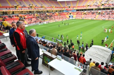 Kayserispor Onursal Başkanı Büyükkılıç: "Kayserispor bu şehrin değeridir" 